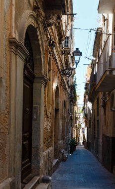 Syracuse, İtalya - 12 Haziran 2016: Ortigia Adası'nda Syracuse şehir sokak görünümü, Sicilya, İtalya. Güzel seyahat fotoğraf Sicilya.