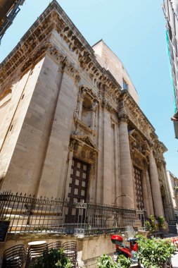 Syracuse, İtalya - 12 Haziran 2016: Ortigia Adası'nda Syracuse şehir sokak görünümü, Sicilya, İtalya. Güzel seyahat fotoğraf Sicilya.