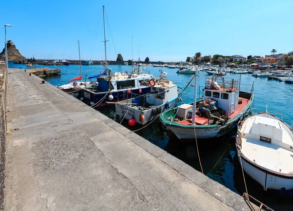Aci Trezza Italie Juin 2017 Marina Dei Ciclopi Boats Harbor — Photo