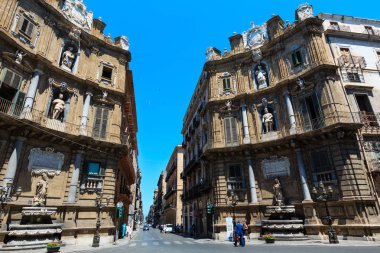 Palermo, İtalya - 15 Haziran 2017: Quattro aski, (Via Vigliena), bir barok merkezi eski şehir Palermo, Sicilya meydanım.