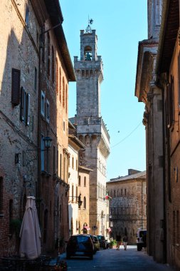 Montepulciano, İtalya - 23 Haziran 2017: Ortak Palace Kulesi, 15. yüzyıl Michelozzo tarafından tasarlanmış. Siena eyaletinin, Toskana.