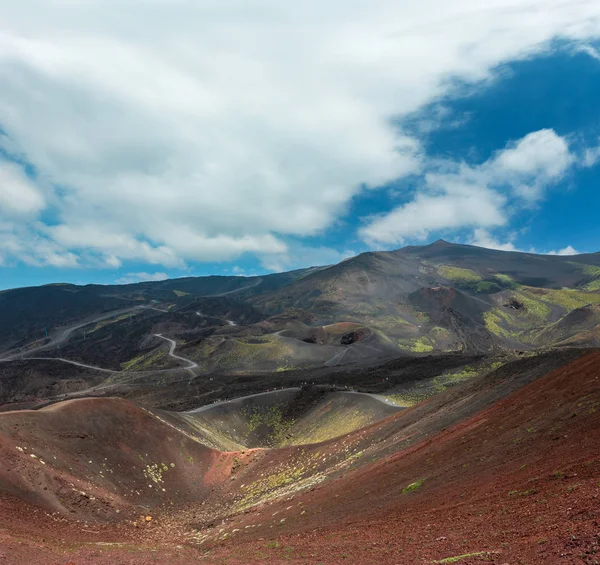 Camino Entre Los Cráteres Montaña Del Volcán Etna Verano Sicilia —  Fotos de Stock