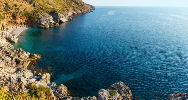 天堂海海湾与蔚蓝的水和海滩景观从 Zingaro 自然保护区公园 在圣维托角和 Scopello 特拉帕尼省 西西里 意大利 — 图库照片