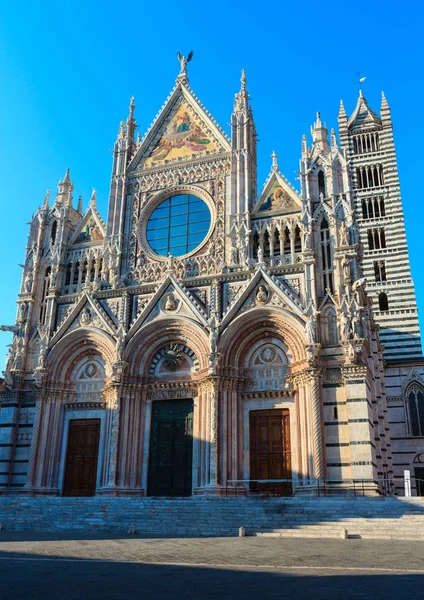 锡耶纳大教堂 锡耶纳主教座堂 主要门面在1380年完成 锡耶纳是意大利的中世纪城市 首都是锡耶纳省 托斯卡纳 意大利 历史中心是联合国教科文组织世界遗产遗址 — 图库照片