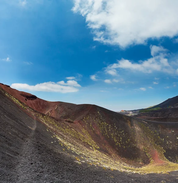 Camino Entre Los Cráteres Montaña Del Volcán Etna Verano Sicilia —  Fotos de Stock