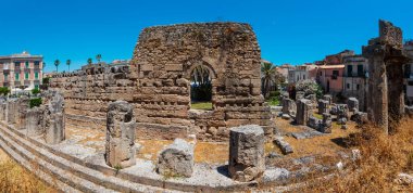 Ortigia Adası'nda Syracuse, Sicilya, İtalya'nın şehir. Güzel seyahat fotoğraf Sicilya. İki tane dikiş panorama.