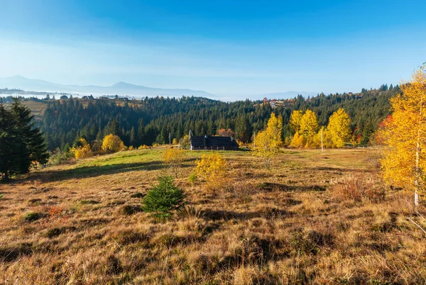 Ranní Mlha Podzimní Svazích Karpat Yablunytsia Vesnice Ivano Frankivsk Oblast — Stock fotografie