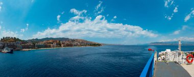 Messina deniz boğaz ve feribot tarafındaki kıyı şeridi Sicilya Adası, İtalya