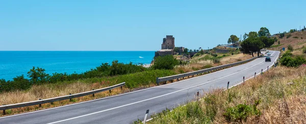 Pitoresk Tarihi Sur Kule Bölgesel Yolu Plaj Yon Denizi Kıyısında — Stok fotoğraf
