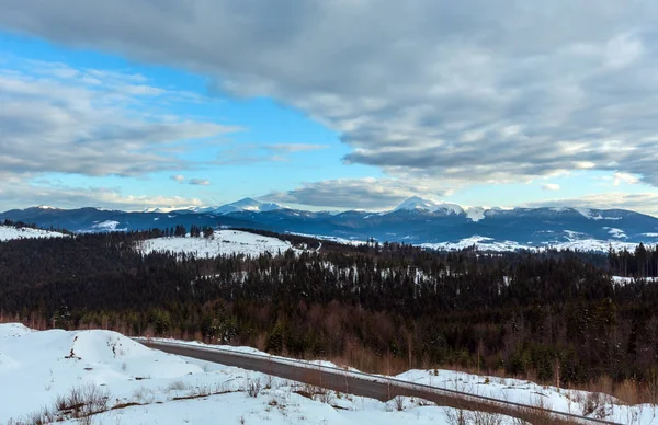 Evening Twilight Winter Cloudy Day Snow Covered Alp Mountain Ridge — Stock Photo, Image