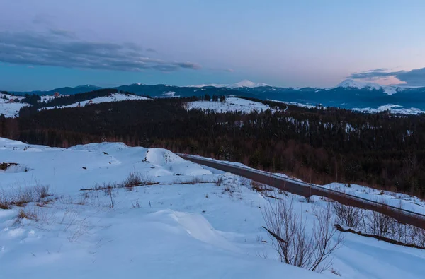 Crepúsculo Noite Inverno Neve Coberto Alp Gorgany Cordilheira Ucrânia Montanhas — Fotografia de Stock