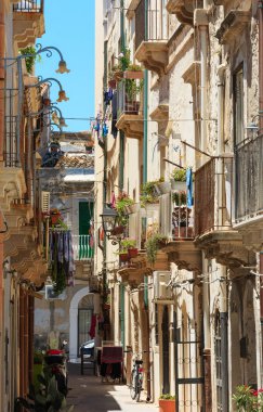 Ortigia Adası'nda Syracuse şehir sokak görünümü, Sicilya, İtalya. Güzel seyahat fotoğraf Sicilya.