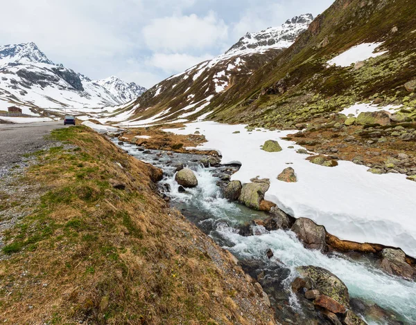 Zomer Berglandschap Van Alpen Met Alpenroute Rivier Zuiduitgang Pass Zwitserland — Stockfoto