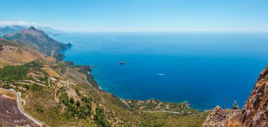 San Biagio dağ Maratea, Basilicata, İtalya Tiren Denizi kıyısında üzerinden görüntülemek