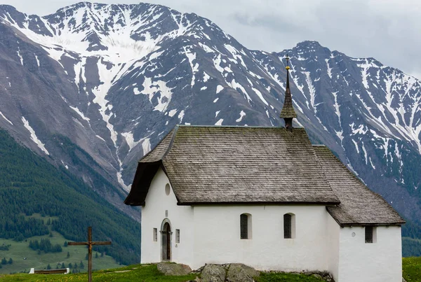 Piękne Małe Stary Kościół Miejscowości Góry Alpy Bettmeralp Szwajcaria Lato — Zdjęcie stockowe