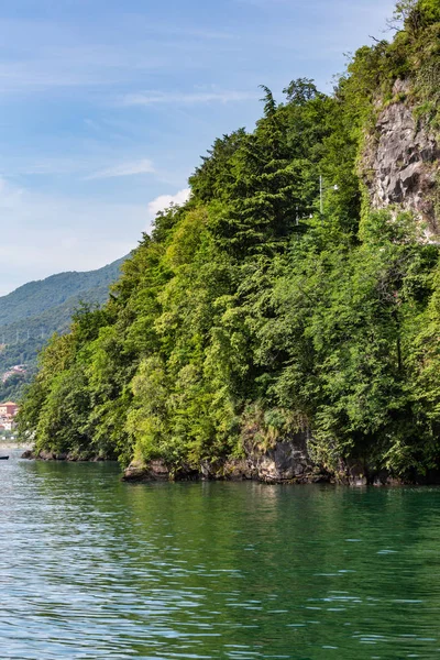 Lago Como Vista Costa Verano Desde Barco Bordo Italia —  Fotos de Stock