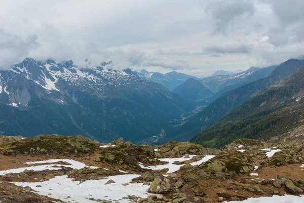 Mont Blanc Macizo Montaña Rocosa Vista Verano Desde Teleférico Aiguille —  Fotos de Stock