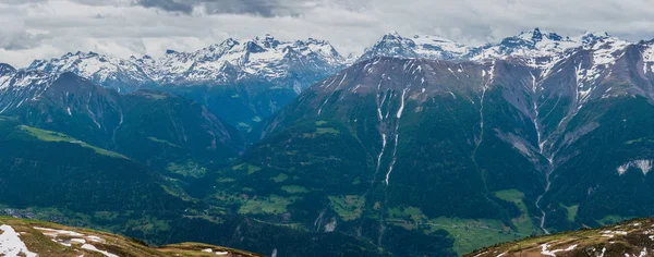 Verano Nublado Alpes Valle Montaña Bettmeralp Pueblo Vista Desde Gran —  Fotos de Stock