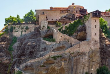 Yaz Meteora - önemli kayalık Hıristiyanlık dini manastır Yunanistan'da karmaşık