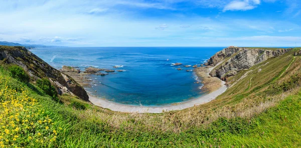 Sommaren Blommande Cape Vidio Kusten Landskap Med Sandstrand Och Fyren — Stockfoto