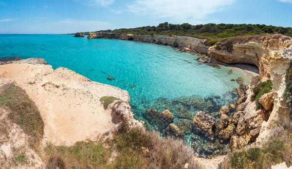 Γραφικό Τοπίο Λευκά Βράχια Κόλπος Θάλασσας Νησίδες Και Faraglioni Στην — Φωτογραφία Αρχείου