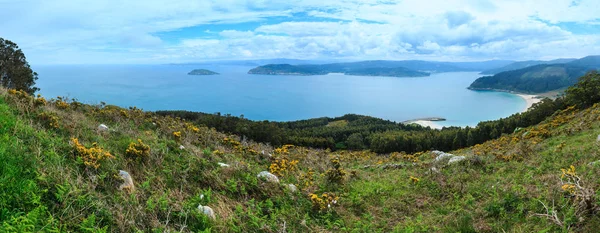 Atlantik Okyanusu Peyzaj Estaca Bares Yarımadası Kıyılarında Yaz Bulutlu Görünüm — Stok fotoğraf