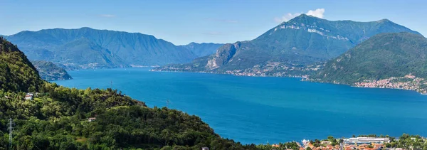 Вид Озеро Комо Летом Вершины Горы Италия Панорама — стоковое фото