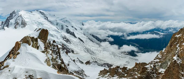 Mont Blanc Montanha Rochosa Maciça Vista Verão Aiguille Midi Mount — Fotografia de Stock