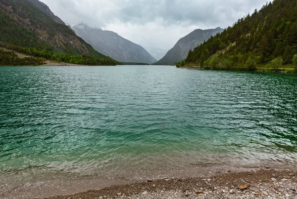 Місті Plansee Альпах Озеро Влітку Похмурий День Видом Гори Тіроль — стокове фото