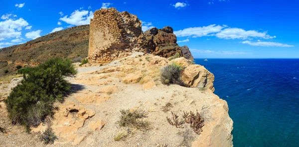 Sommar hav kust landskap (Spanien). — Stockfoto