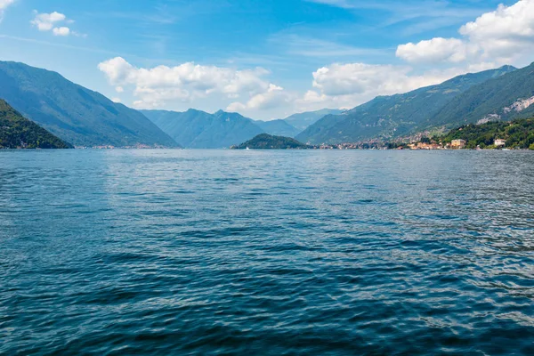 Jezioro Como (Włochy) widok ze statku — Zdjęcie stockowe
