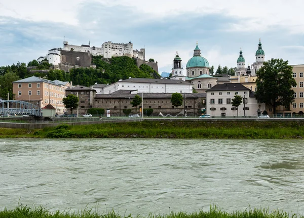 Verão à noite Panorama de Salzburgo — Fotografia de Stock