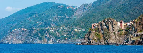 Манарола с корабля, Cinque Terre — стоковое фото