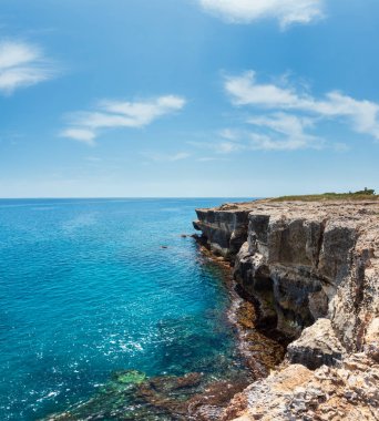 Mağara Grotta della poesia, Roca Vecchia, Salento deniz kıyısı, Ita