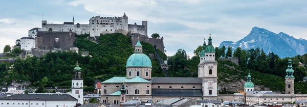 Verão à noite Panorama de Salzburgo — Fotografia de Stock