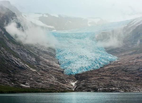 호수 Svartisvatnet와 Svartisen 빙하, 노르웨이 — 스톡 사진