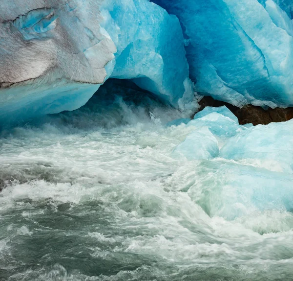 Nigardsbreen 氷河融解、ノルウェー — ストック写真