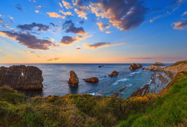 Sunset Arnia Beach kıyı şeridi manzara.