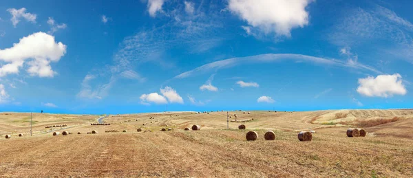 Sicily nyári mezőgazdasági vidék, Olaszország. — Stock Fotó