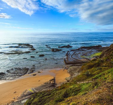 Sahilde doğal amfitiyatro, Algarve, Portekiz