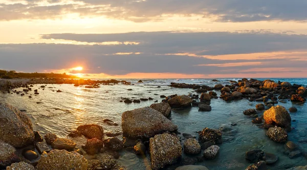 夏季海洋海岸线日落 — 图库照片