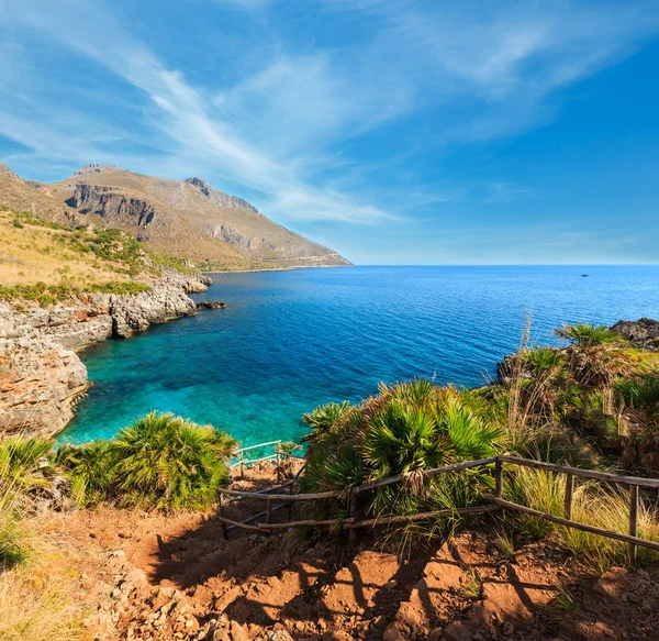 Bahía de mar en Zingaro Park, Sicilia, Italia — Foto de Stock