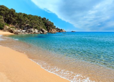 Akdeniz kayalık sahil, İspanya.