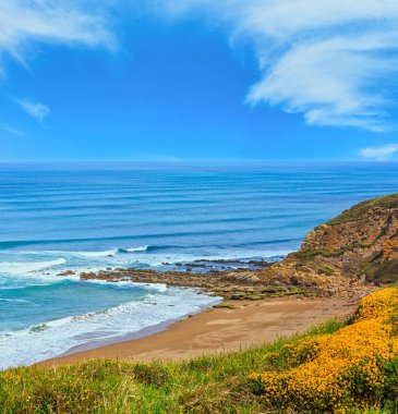 Plaj Azkorri veya Gorrondatxe görünümü