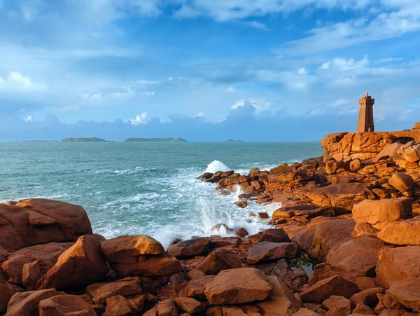 Ploumanach lighthouse, Bretagne, Frankrijk — Stockfoto