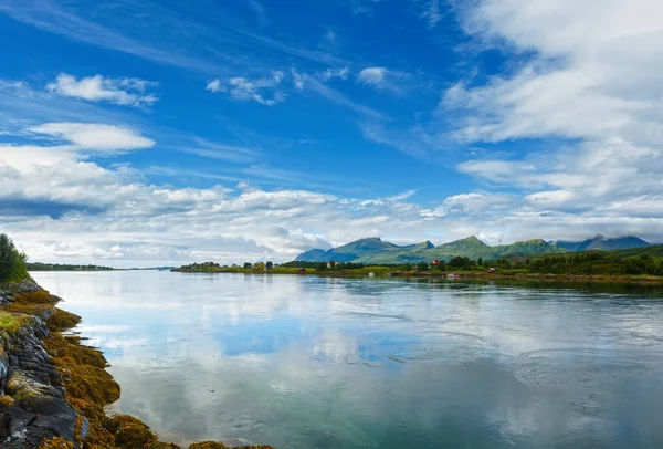 Sommer bewölkt ersfjord panorama, norwegen, lofoten — Stockfoto