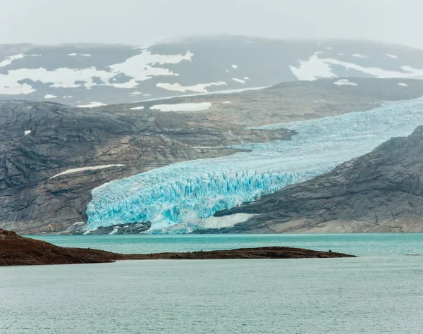 Svartisvatnet und svartisen gletscher, norwegen — Stockfoto
