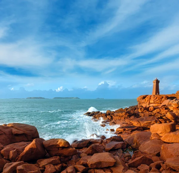 Faro de Ploumanach, Bretaña, Francia — Foto de Stock