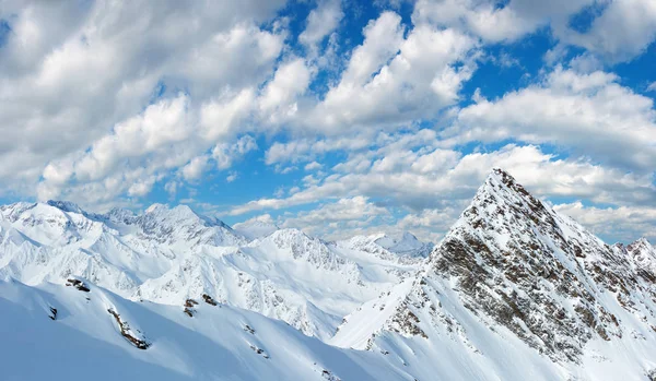 Dolomiten 阿尔卑斯山冬季视图 (奥地利)。全景. — 图库照片