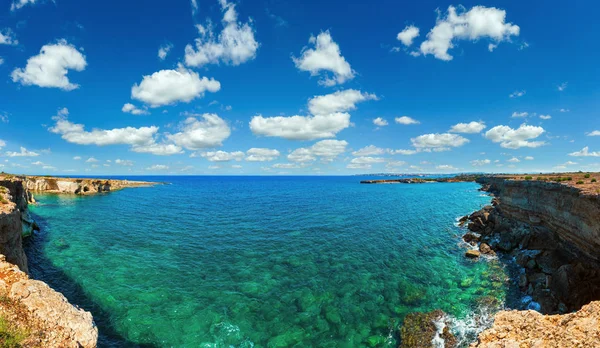 Παραλία θάλασσας το καλοκαίρι Σικελία, Ιταλία — Φωτογραφία Αρχείου